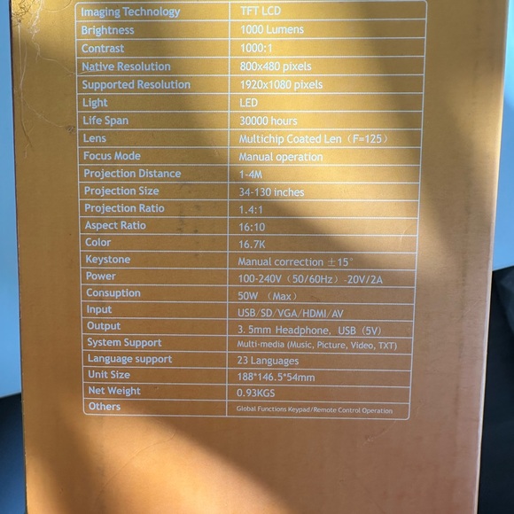 LED Projector with remote - Picture 10 of 11